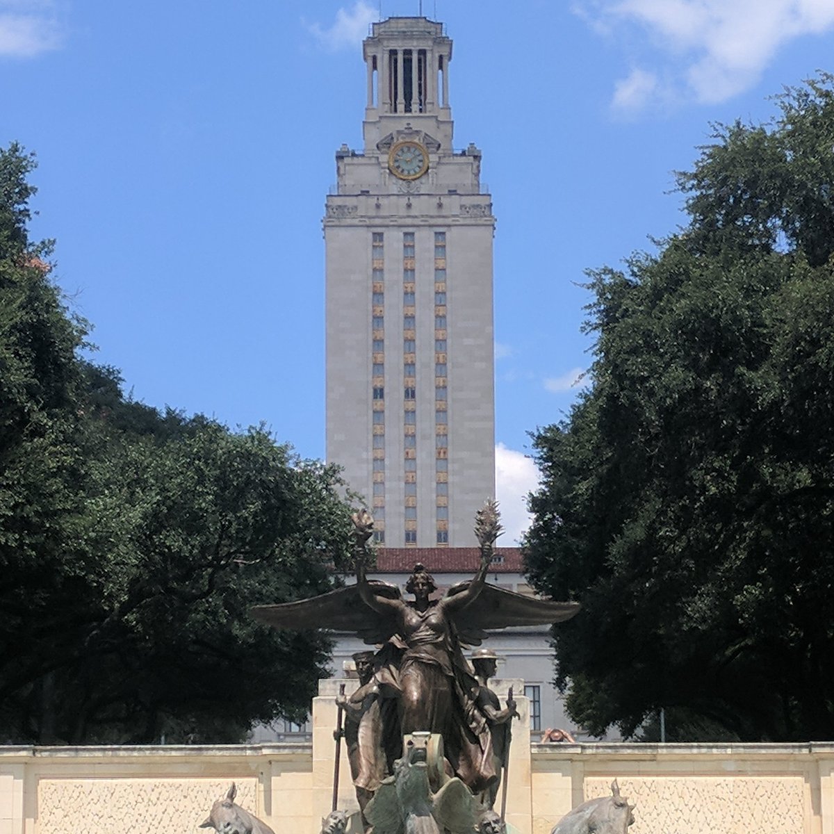 TexasSigmaPi's tweet photo. Welcome Back Longhorns! Our first rush event of the semester is our info session tonight at 7PM in JGB 2.218. See y'all there! https://t.co/gQqd7Ervcd