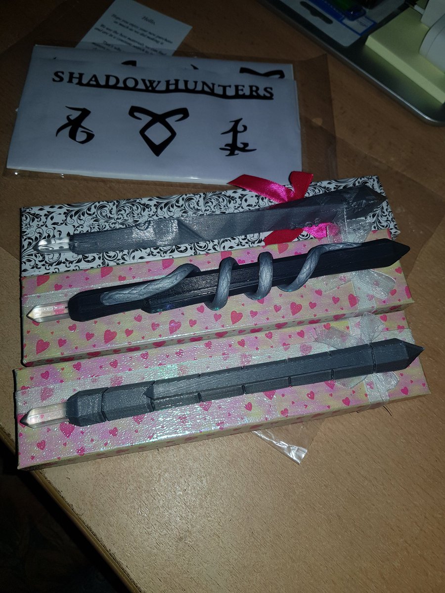 bytheangelswift's tweet photo. How pretty are these😍 Definetly gonna use for cosplaying!! #Shadowhunters #steles #runes https://t.co/tVUHFzkaP0
