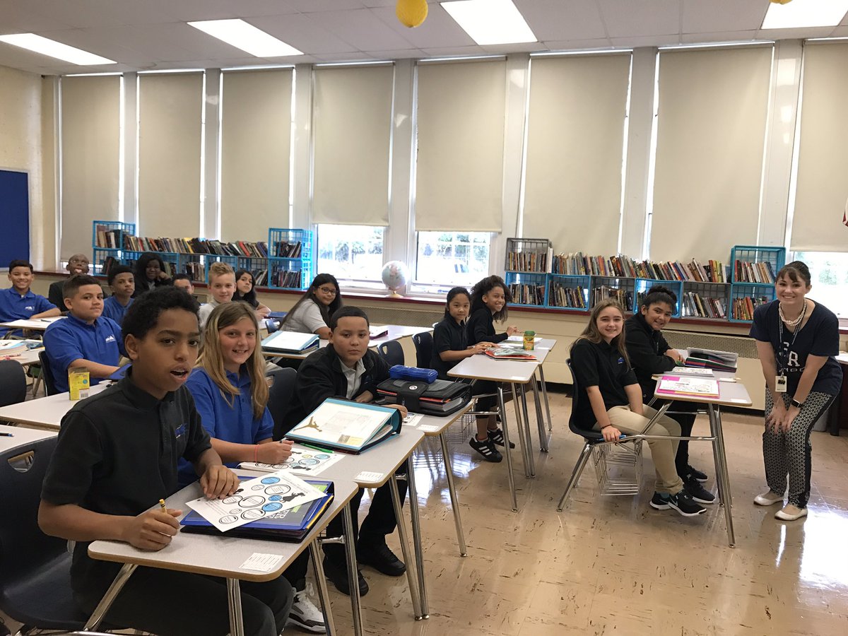 EHPSEnglish's tweet photo. @SunsetRidgeEH English teacher Ms. Brown and her students are ready to learn!  #ALLIN https://t.co/QYhdeFeRuj