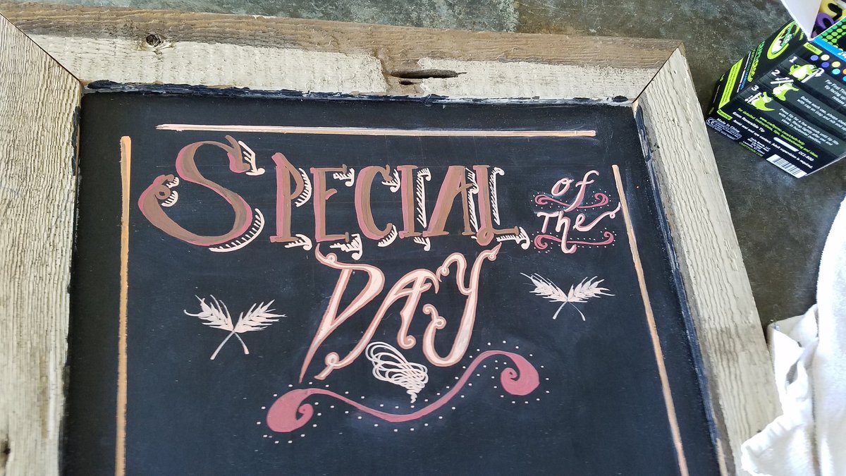 _Bexy_Alws's tweet image. Here is a finalized view of all my hard work! 

#lettering #chalkmenu #equestriancenter #art