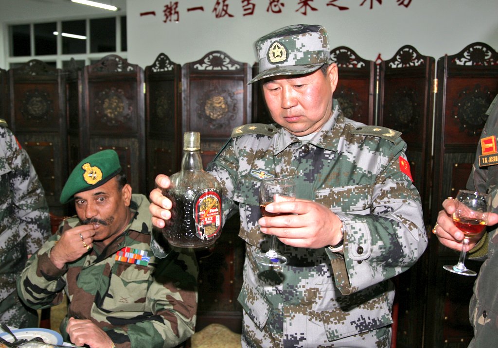manupubby's tweet photo. Now that #Doklam is back to normal for now, tweeting one of my fav pics from when India and China met for their first ever joint exercise. https://t.co/x4bvgECKJ7