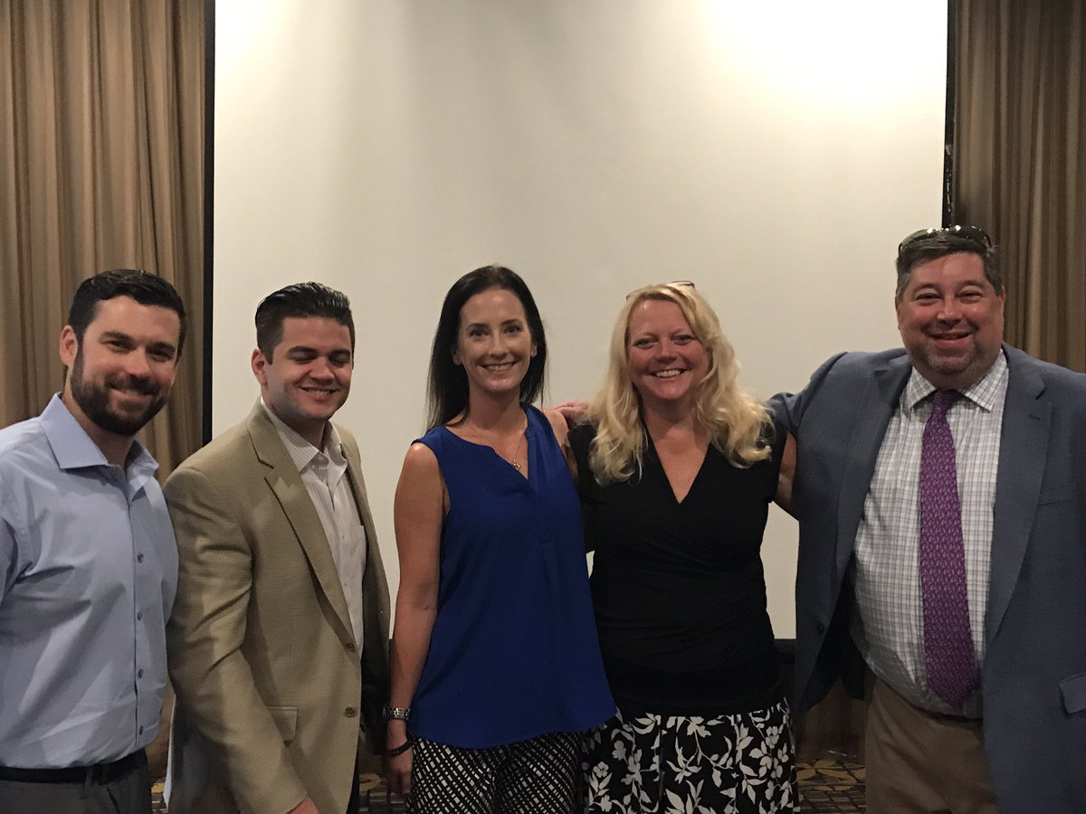 StoragSolution's tweet photo. Time for some #SelfStorage Education with @SelfStorageLaw & @s_haviland! Thanks #Farmers & #Storsmart for sponsoring! https://t.co/ugp8WrGOE2