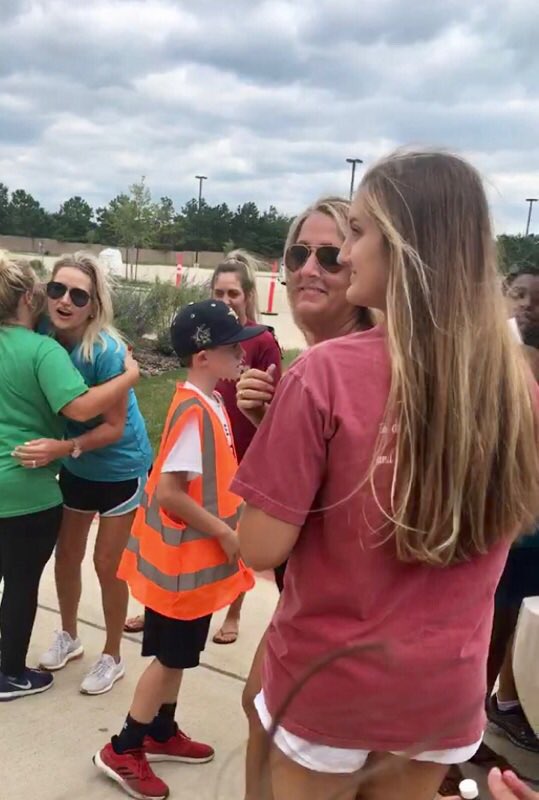 CDUBCheer212's tweet photo. CWHS cheer dropping off much needed supplies to Second Baptist !🐾❤️ https://t.co/9dxSz4ghzD