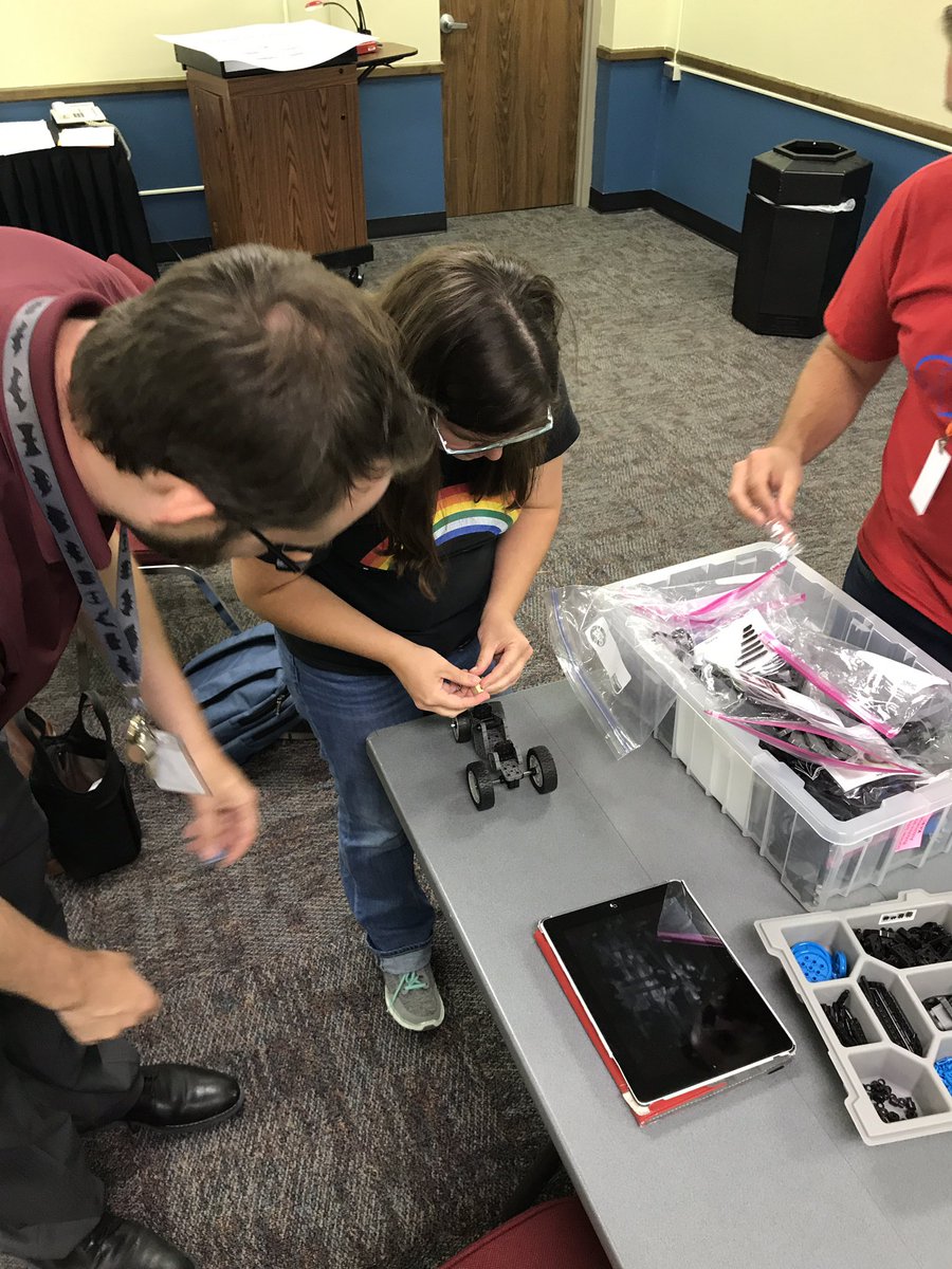 delatorretech's tweet photo. Building a wheel and axel to move a load! With style! #pltwtraining #5thgrdteachers #gvrox https://t.co/ktnuKVZp9k