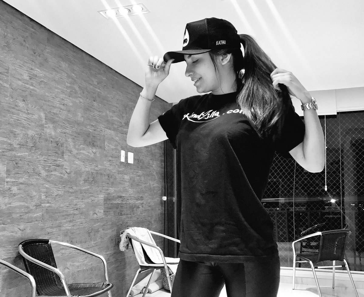 danirussotv's tweet image. Bate palma pra pessoa que não toma refrigerante a mais de 3 dias