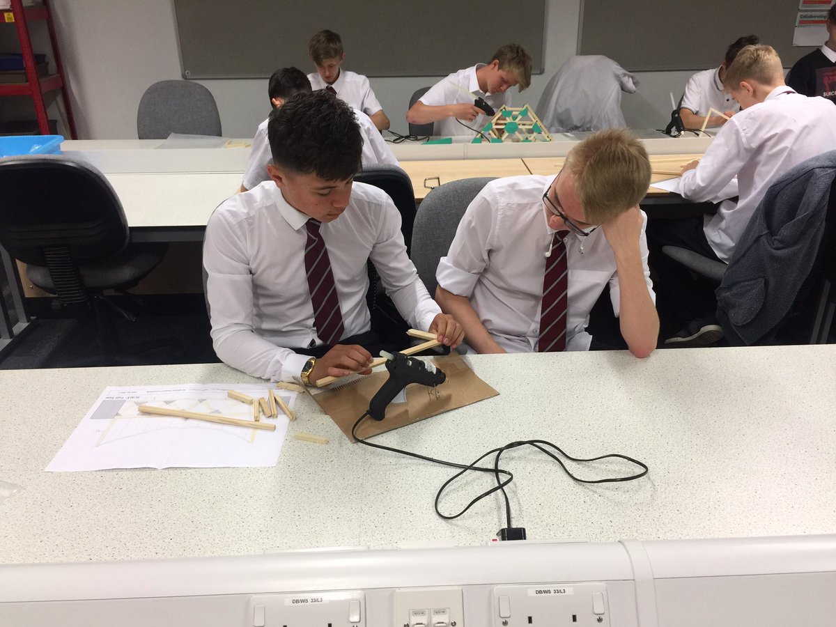 FATech_Ed's tweet photo. If they had used glue guns on the Queensferry Crossing they would have finished in half the time! #ModellingStructures #Engineering https://t.co/V3ZgU5DgLz