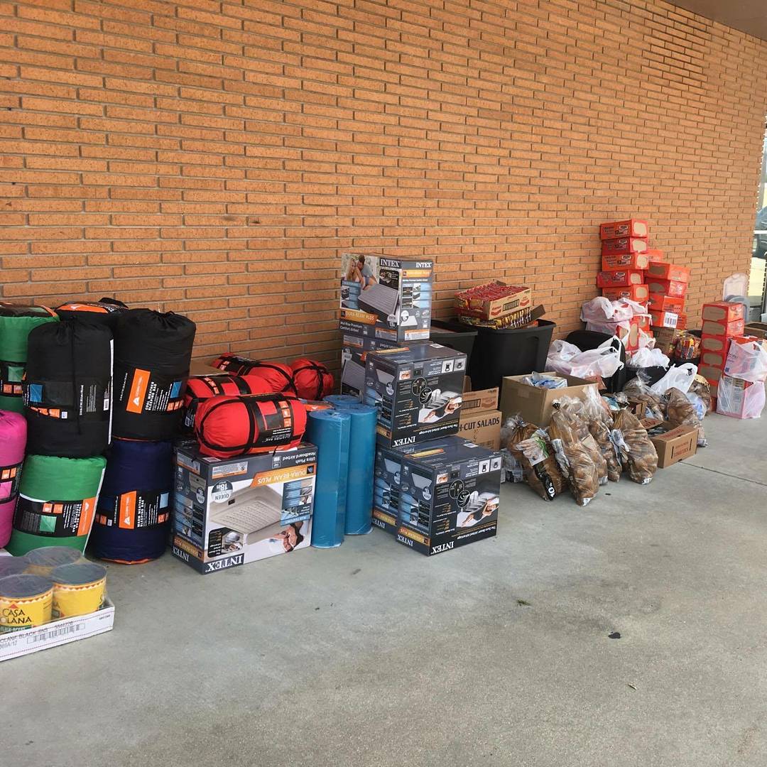 H2OChurchAda's tweet photo. We want to thank the community of Ada for donating! We will be accepting items to 6:30pm. Visit our Facebook page for info! #HurricaneHarvey https://t.co/xAQtwcGojy