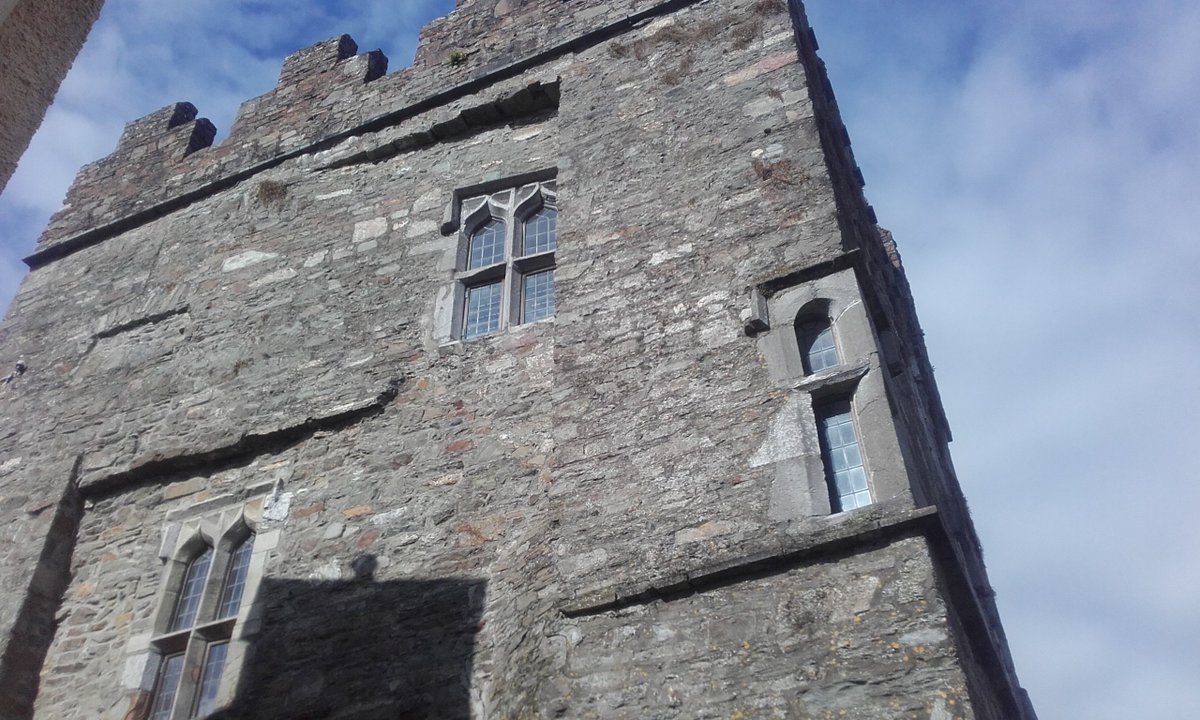 ULHistorySoc's tweet photo. Pics from in &amp; around Desmond Castle in #Kinsale #Cork; in 1497 Earl Maurice was granted the right to 1 wine cask per shipment by Henry VII. https://t.co/17xY1Qa9Uu
