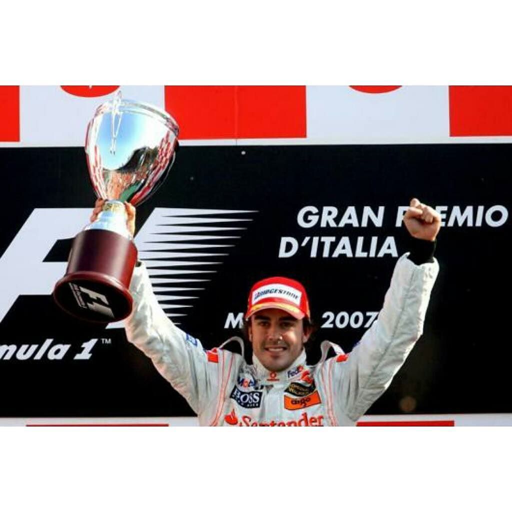 spanishgp_'s tweet photo. En el #ItalianGP del año 2007, todos los aficionados de la Fórmula 1 contamos con un Fernando Alonso estratosféric… https://t.co/V5JdqTIMDx https://t.co/PmSnFPmCY8