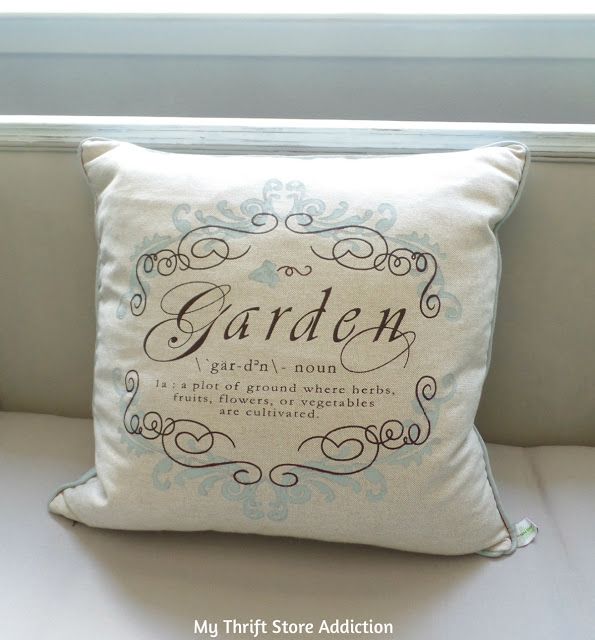 How to Paint a Pillow @C_SecretGarden buff.ly/2vrntD2