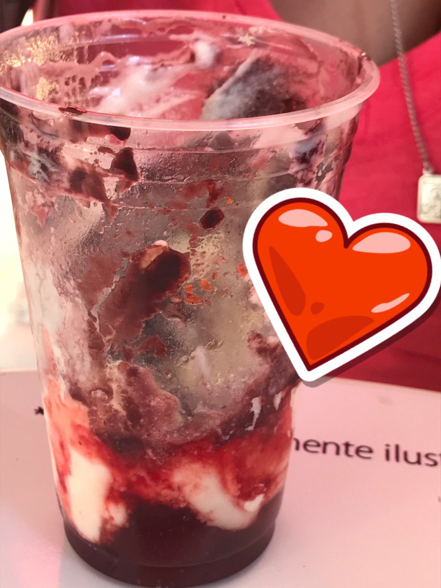 fefss_'s tweet photo. I'm at Fast Açai in Brasília, DF w/ @vet_marcella https://t.co/LsTPSTFxtc https://t.co/nOX5HQQWi3