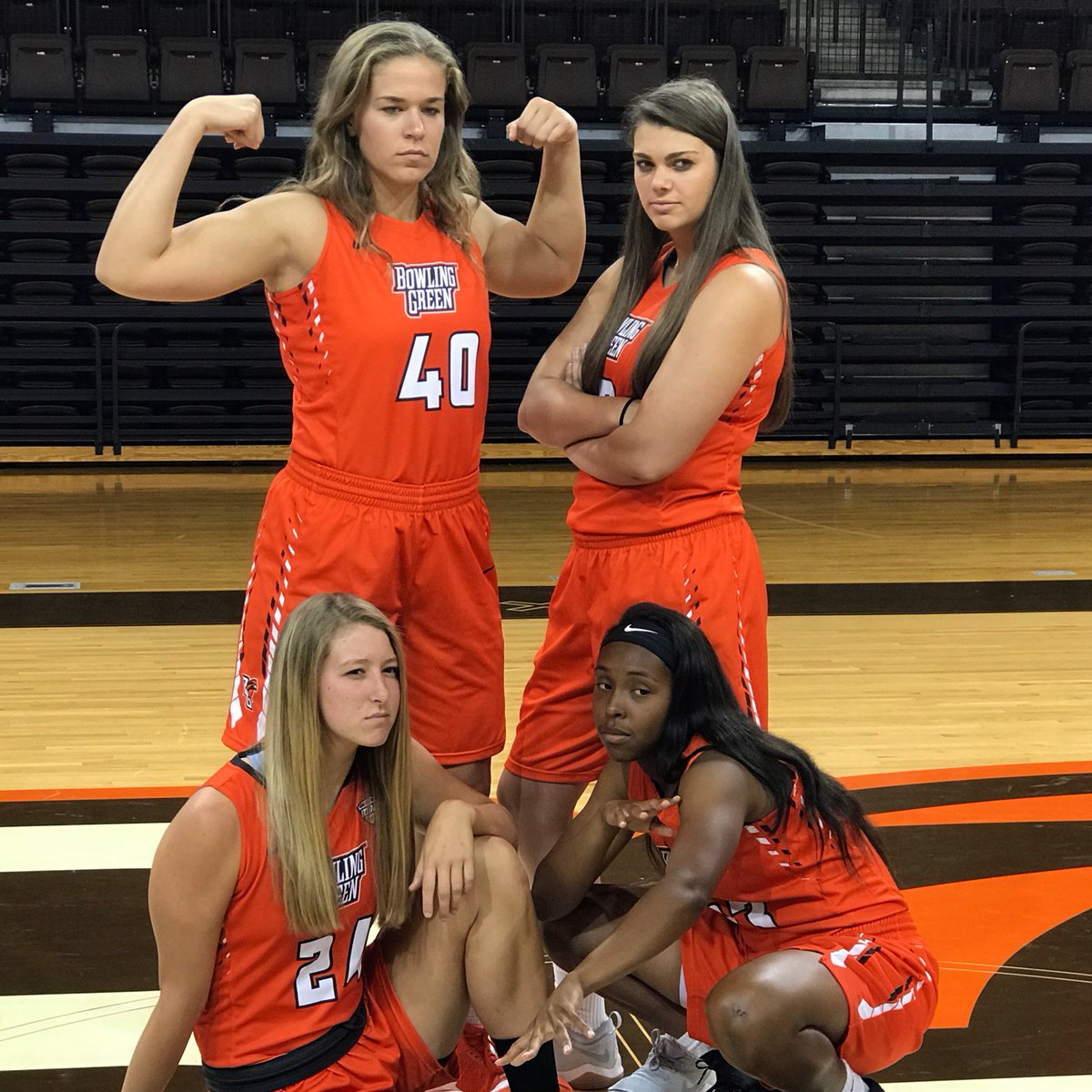 BGSUWBB's tweet photo. Picture Day! 📸😁 https://t.co/W2EepEddCX