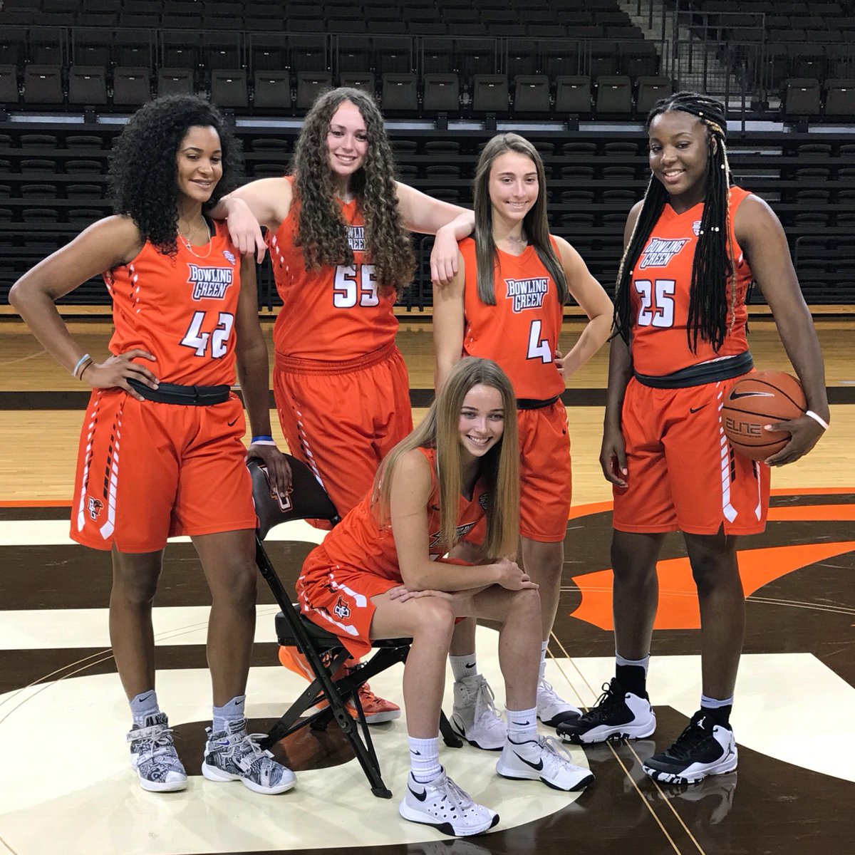 BGSUWBB's tweet photo. Picture Day! 📸😁 https://t.co/W2EepEddCX
