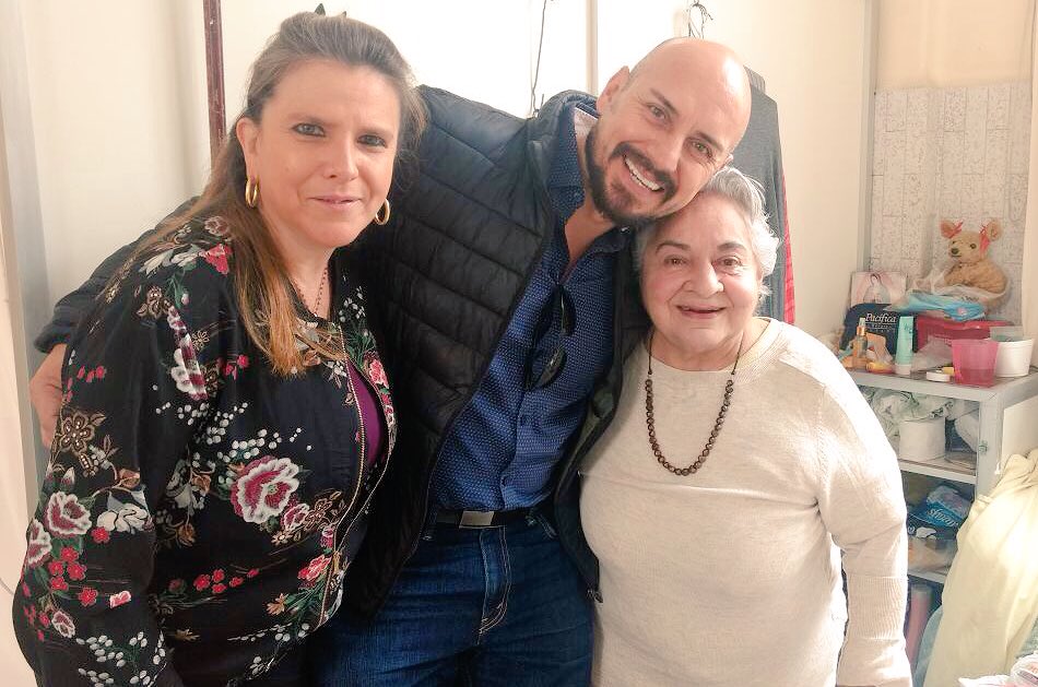 JAP_CDMX's tweet photo. ¡Gracias, #FernandaEnemi, @hardingjunior y @danras7007 por festejar #DíaDeLasPersonasMayores en Fundación de Ayuda a la Ancianidad, #IAP! https://t.co/C3kaSqzrWN