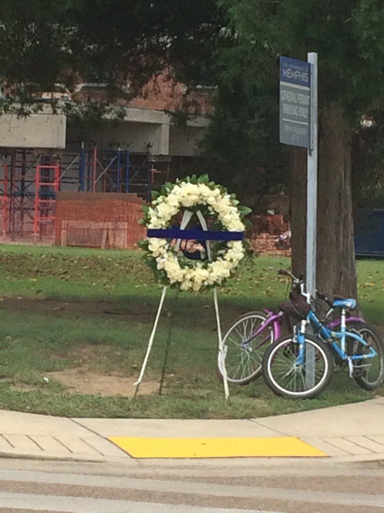 UofMPastPres's tweet photo. Remembering a kind, thoughtful happy soul that made our campus better, one wave at a time, one smile at a time. https://t.co/FExGJr0ZIO