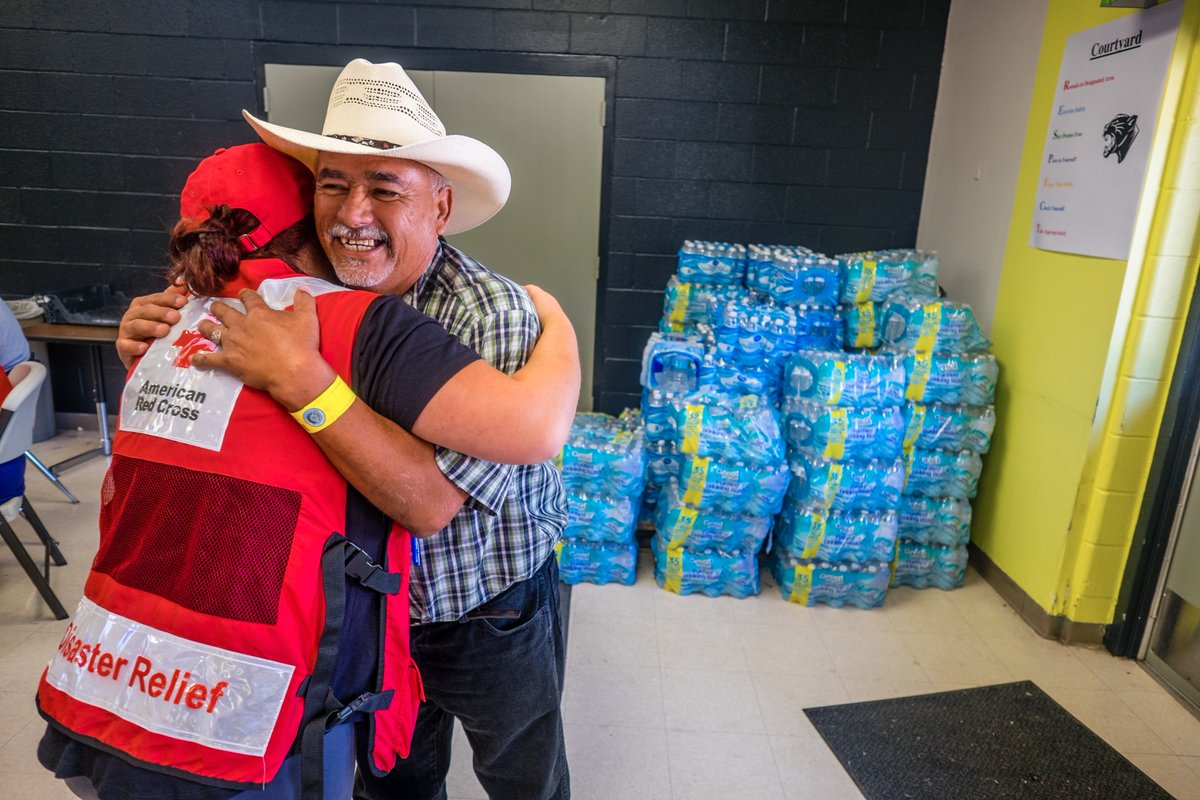 RedCross's tweet image. For the latest updates on volunteering for our #Harvey response and how to help now, visit rdcrss.org/2vKXIIV