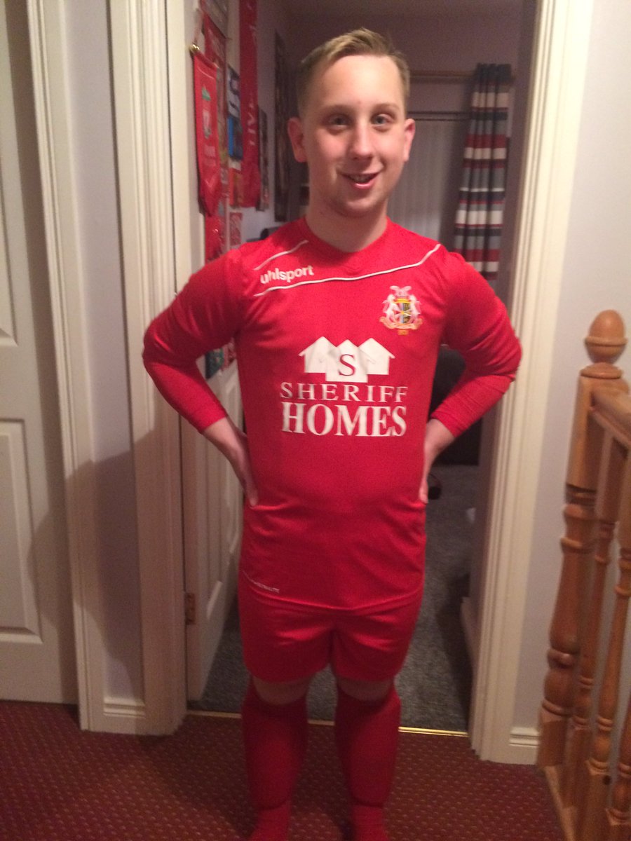 JoshuaGibson88's tweet photo. First game for @portadownfc , new club same number, some things never change. #ports #somethingsneverchange #8 #always8 https://t.co/qlxPeRlF7U