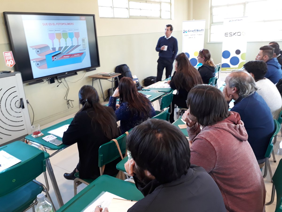 revistacontras1's tweet photo. Stgo: Conferencias Gráficas #Ingraf inicia su segunda versión "Gama Extendida en Flexografía", expone Marcelo Silva, Business Manager Dupont https://t.co/ZHJPL4Debu