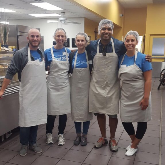samaallen's tweet photo. Mercer colleagues serving meals at @goodshepherd_to this afternoon. It's a Good Day! #EscapeTheCube #MercerGoodDay https://t.co/diLXo4mfuf