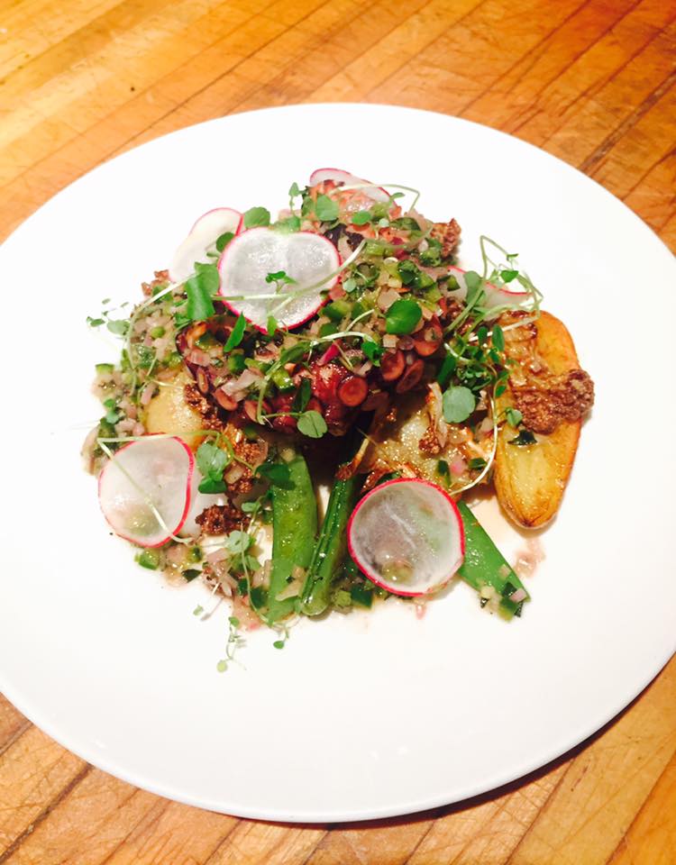 Au menu <a href="/LaikaMontreal/">Laïka Montreal</a> : : :
Pieuvre grillée, marjolaine, jalapeños &amp; échalote