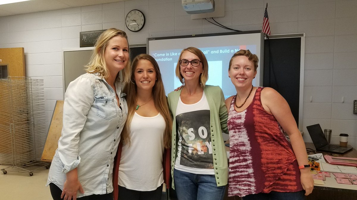 SMCMEdStudies's tweet image. April helped with @SMCPS_FineArts PD, alongside current and former SMCM MAT interns!