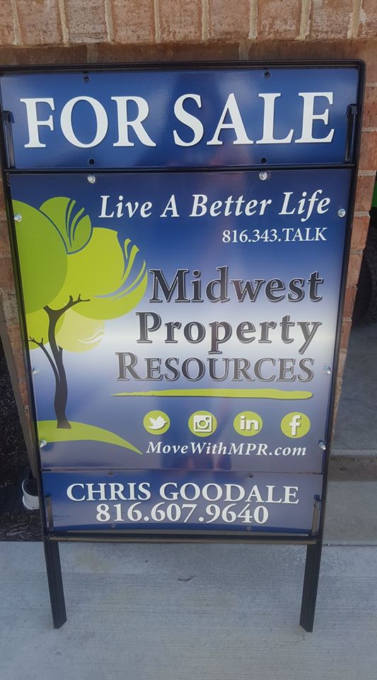 midwestpropres's tweet photo. Our new For Sale signs are in! Who wants one in their yard?!? Aren't they pretty? #LiveABetterLife #LSRealEstate https://t.co/uTsx0LWKmI