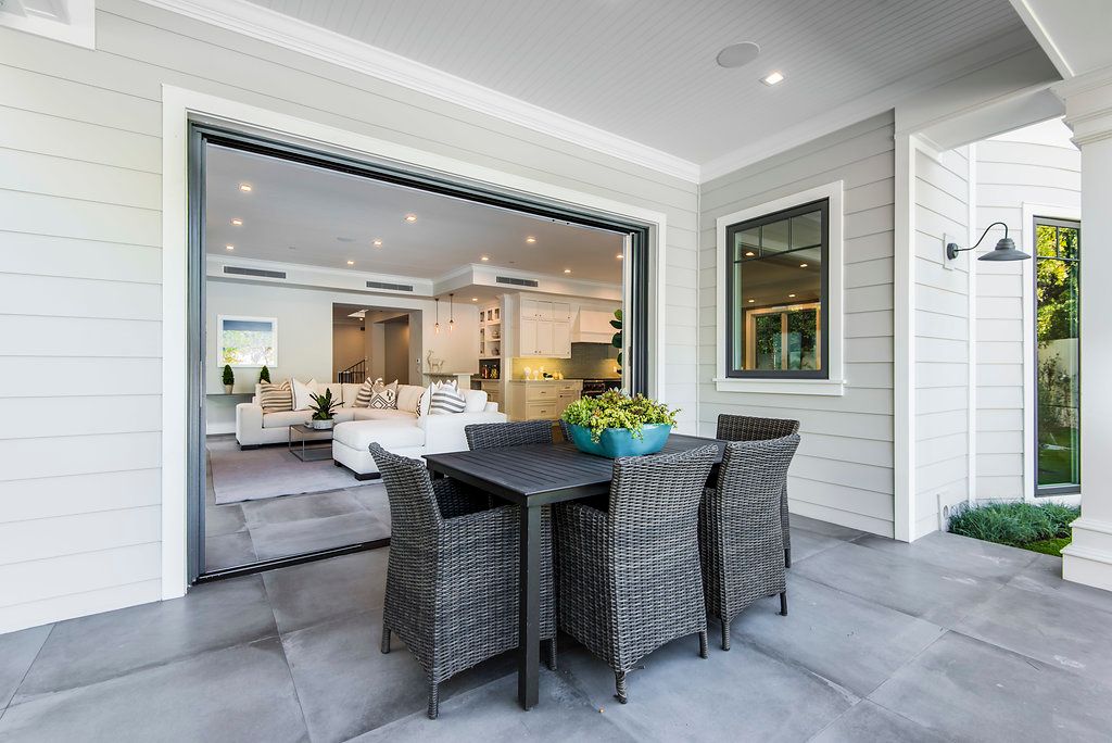 WSArealestate's tweet photo. Outdoor dining room at #235Nineteenth is accessed through pocket glass doors! https://t.co/WvC80lskR3 #realestate #WSArealestate https://t.co/ZtxVDWRvh6