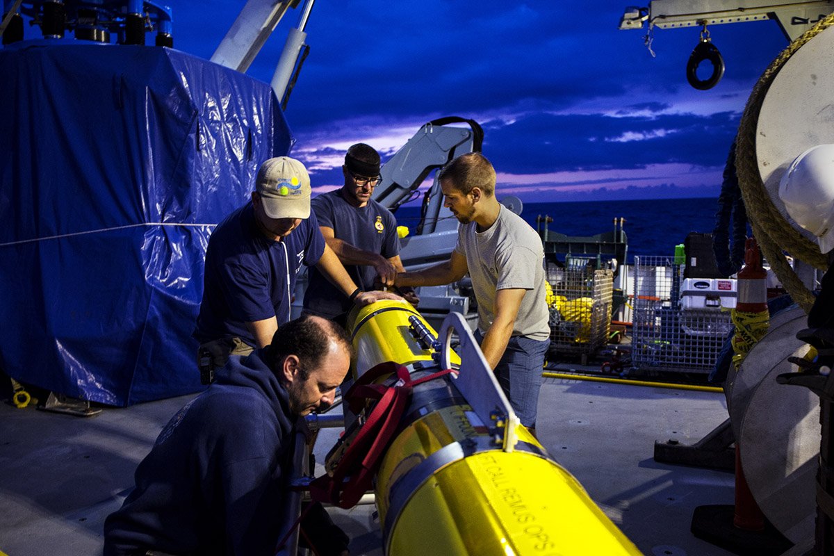 Operations on a #ResearchVessel run 24/7! Preparing #AUV for night deployment on #SeaLevelSecrets expedition