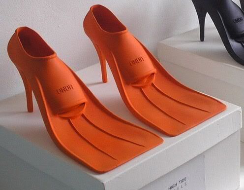 TonySteenbreek's tweet photo. @wytzeschuurmans @MelanieTrump @HoustonTX Next time please wear more appropriate floodwear! #bringintheDutch #climatechange @DRaalten @henkovink https://t.co/UYtOl5DscI
