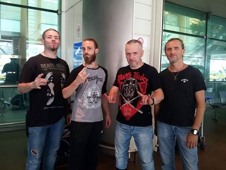 shaunklet's tweet photo. Vader in Singapore... 23 days to GO Guwahati https://t.co/76HSOMwm85