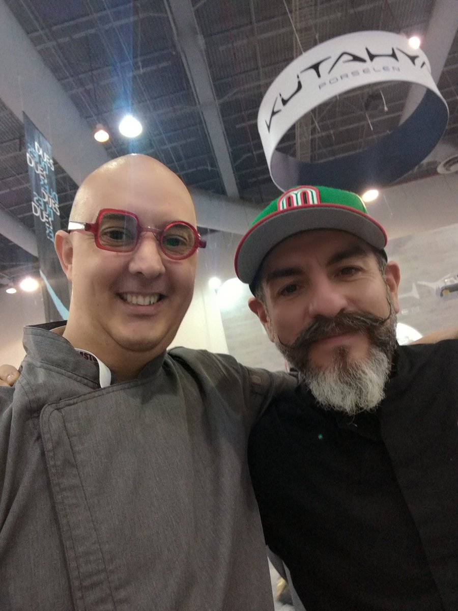 josemarimx's tweet photo. Buenos amigos en #abastur https://t.co/ZgretXjwRh