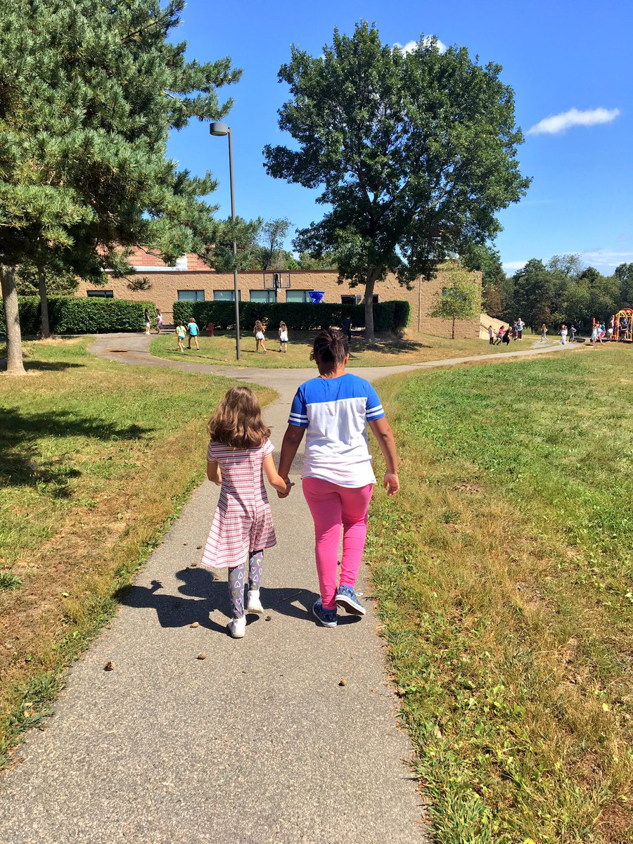 Lauren__Oxford's tweet photo. The best part of a new school year? Seeing old friends! #day2inthebooks https://t.co/tE7hAjmZfE