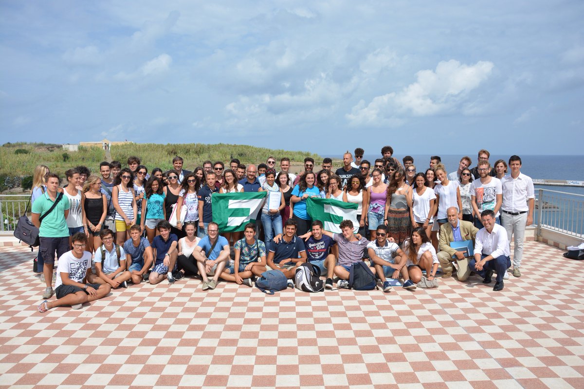 VentoteneSem's tweet photo. E' disponibile su https://t.co/dpmZuSkElO  il programma della XXXVI edizione del Seminario di Ventotene (3-8 settembre)! #Ventotene2017 https://t.co/IGhUirmxUh