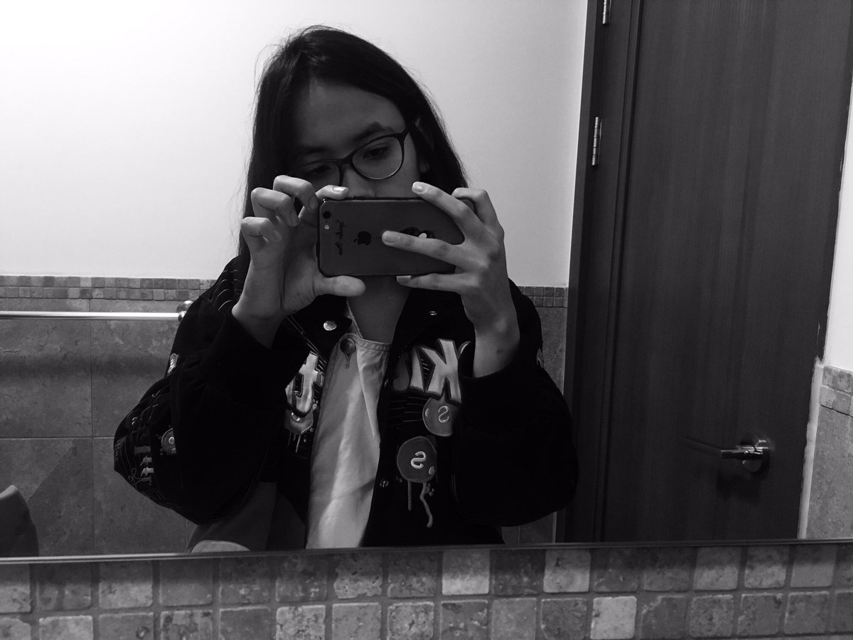 FlyAwayIrene's tweet photo. @sebtsb #selfieforseb Esta soy yo😳💕 https://t.co/AEdXFb6zs4