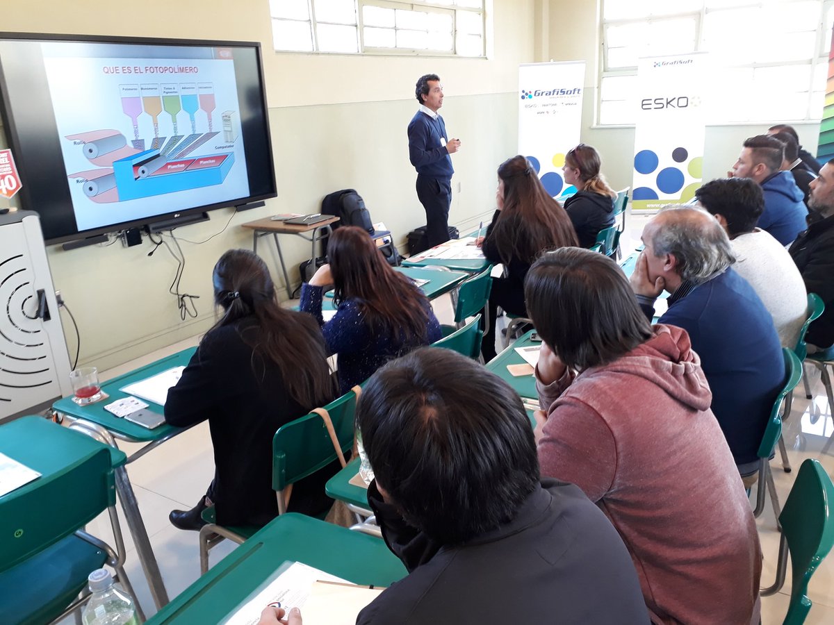revistacontras1's tweet photo. Stgo.Hasta las 21horas se extiende la 2° jornada de conferencias gráficas #Ingraf con exposiciones de Dupont, Esko y Grafisoft. @CFTINGRAF https://t.co/M0ug2lNVAW
