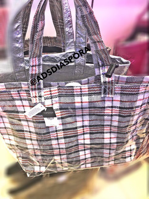 Hear_theHustle's tweet photo. Topshop bag collection inspired by ‘Ghana must go!” https://t.co/VNOPlTNily https://t.co/jeYKkTQgXy