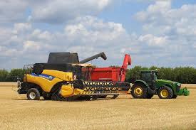 sumo_87's tweet photo. New drinking game, drive back roads and chug a beer every time you see a combine in field #useaDD https://t.co/m0fAFcjdOX