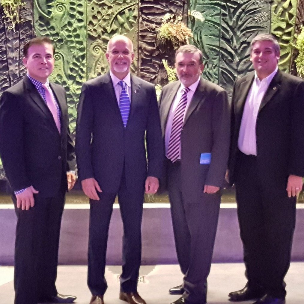 EstopinanGroup's tweet photo. #BancoPopular's beautiful Courtyard w/ #SilvioLopez, #FrankNero Prez #ESG, Francisco Cabrero, Prez #PuertoRico  #MadeInPuertoRico #Estopinan https://t.co/JCgjJ5gcDt