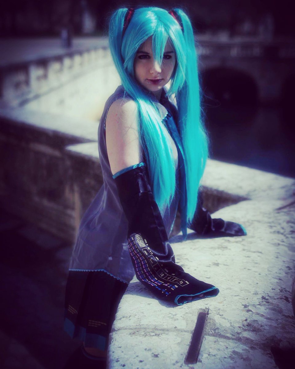 myoguki's tweet photo. HappyB Miku 💕@CosplayInfin @FoodAndCosplay #HatsuneMiku #Vocaloid #Cosplay #Miku #LucyShiro #VocaloidCosplay #MikuCosplay #HappyBirthday 🦋 https://t.co/kwwLtQekrO