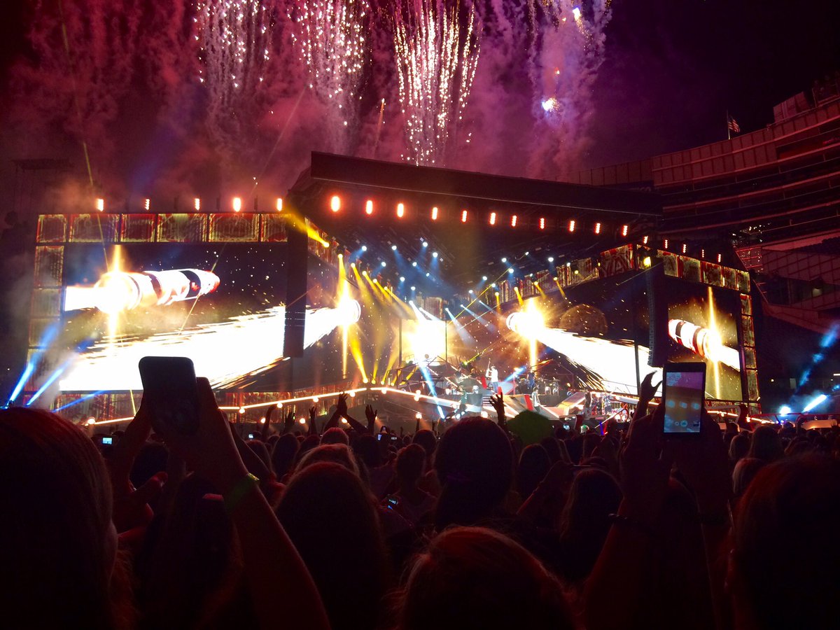 1D_HereToStay's tweet photo. Three years to the day I saw One Direction live for the first time. What a beautiful experience. https://t.co/oICNOTF83E