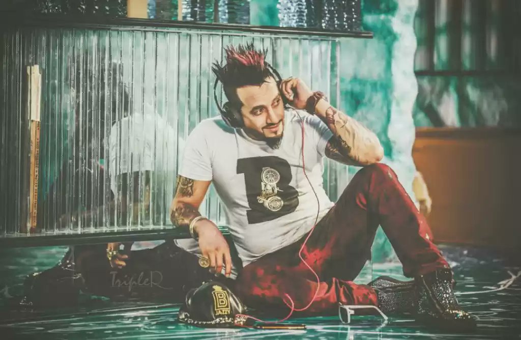 tripleaarstudio's tweet photo. B Jazzy Brand 
Thanks Bhaji @JazzyB and @GogaDhaliwal  for inviting me to Capture beautiful Moments..
Triple R Studio &amp; Beauty Parlour https://t.co/l5uwKkJe0Y