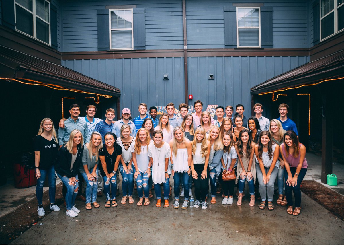 KSUThetaChi's tweet photo. Successful new member dinner with @PhiMuKSU!

We can't wait for the semester ahead with you wonderful ladies! 🦁 https://t.co/RAqtUqnBq0