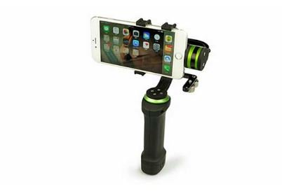 SmartphoneFilmM's tweet photo. This 3-axis powered (keep batteries handy) gimbal and 6-axis IMU maintains a level horizon and follows the pan &amp; tilt motions of your wrist. https://t.co/zqPgG5h8e3