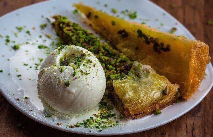 Giada_B14's tweet photo. Cena fantastica!/Прекрасный ужин! 😍😋 #Москва #ChefRestaurant https://t.co/6oIfqu5Un1