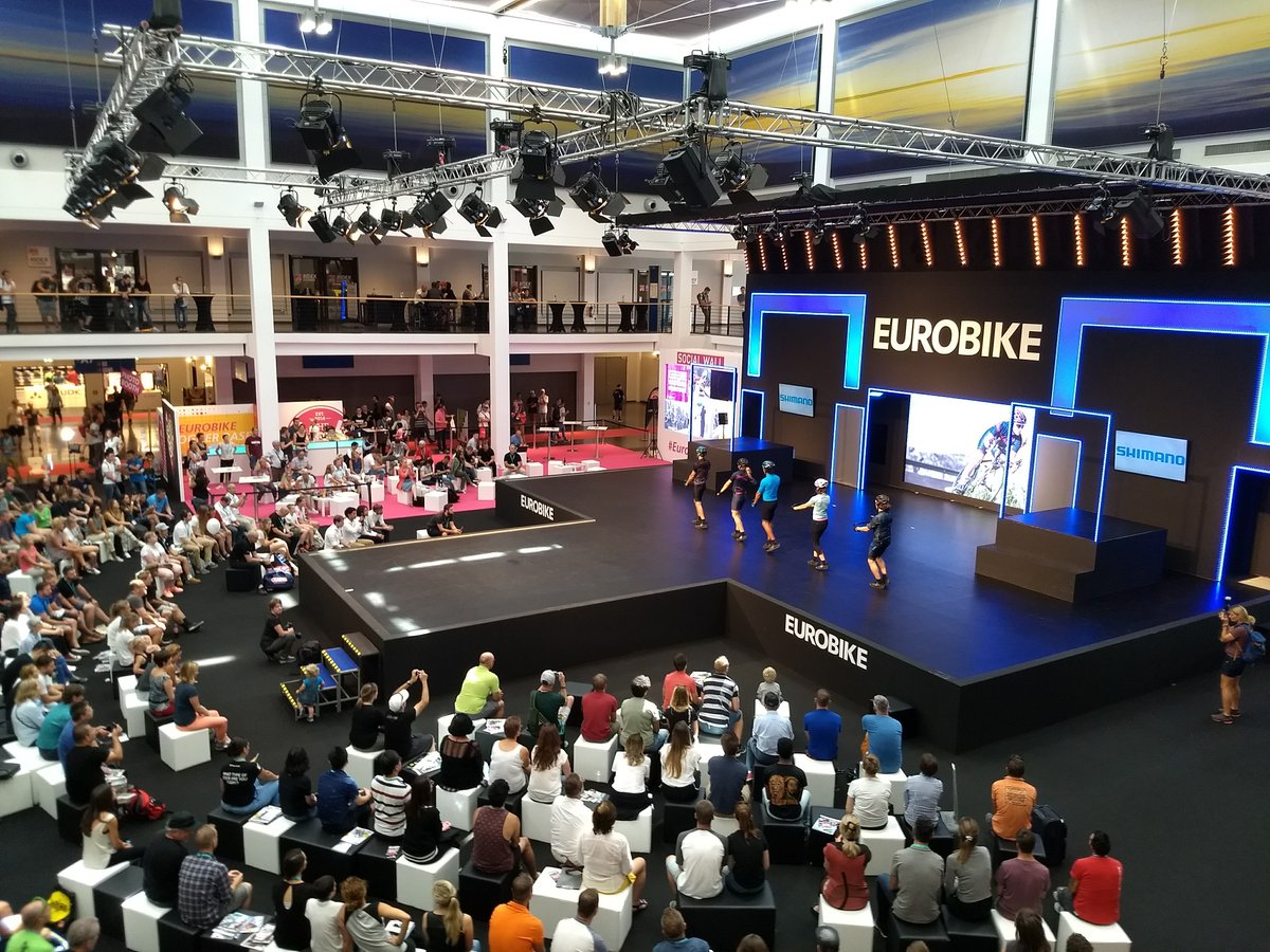 Cargo, VAE, antivol, vêtement cycliste urbain... quelques nouveautés aperçues à l' #EurobikeShow hier weelz.fr/fr/eurobike-20…