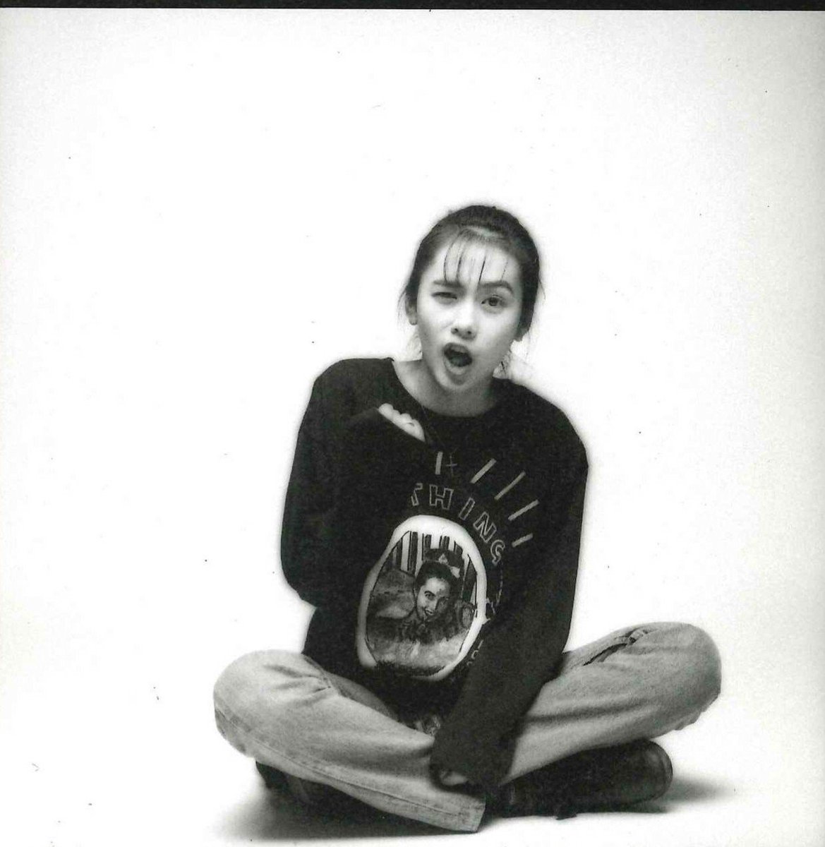 ハル Twitterissa 工藤静香さんソロデビュー30周年おめでとうございます 歌い続けてくれてありがとう アルバム 凛 を届けてくれてありがとう この歌たちが多くの人の所にも届けばいいなと願います 30周年まだまだこれから 笑った事も 泣いた事も 幸せでしたと