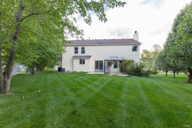 DanielBergjans's tweet photo. Just Listed! 1114 Landing Place Dr, Lake St Louis 63367 https://t.co/v7cYR1qg6B #lakestlouis @LakeSaintLouis #stcharles #stlouis #realestate https://t.co/VoeczivnX6