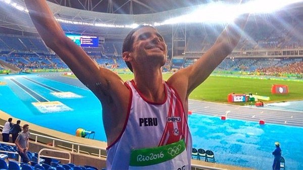 elbocononline's tweet photo. Insólito: Exatleta olímpico #DavidTorrence murió a la misma edad de su padre https://t.co/ootSNAfw5C https://t.co/bB8mPEAgzm