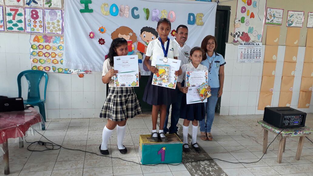 FuncafeG's tweet photo. 54 alumnos de #EscuelalasMojarras #Retalhuleu compitieron en el III Concurso de Lectura Regional, #BANASA en alianza con @FuncafeG. https://t.co/KPDi8qBfjs