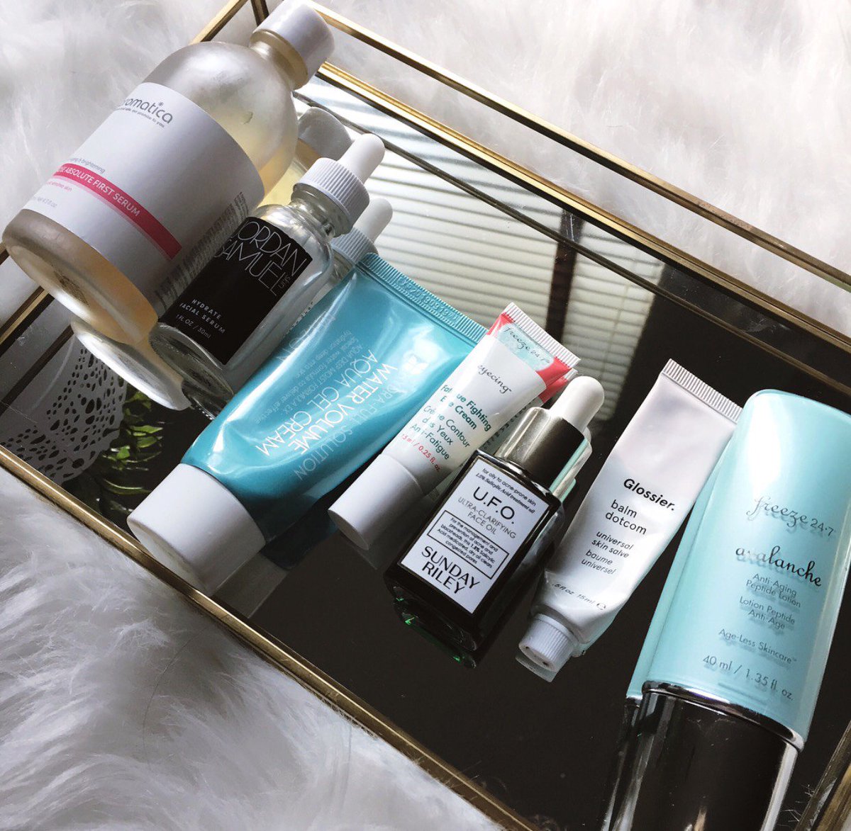Freeze247's tweet photo. Reflection perfection 💙 📸 https://t.co/c3FLMgQ9sY 🌿 https://t.co/q4e2RXiLfn 
#freeze247 #freeze247skincare #avalanche #peptidelotion https://t.co/9rf3sNVg8l